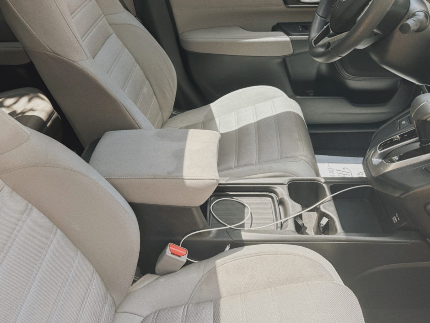 Honda CR-V front cloth seats cleaned and brightened after fabric extraction