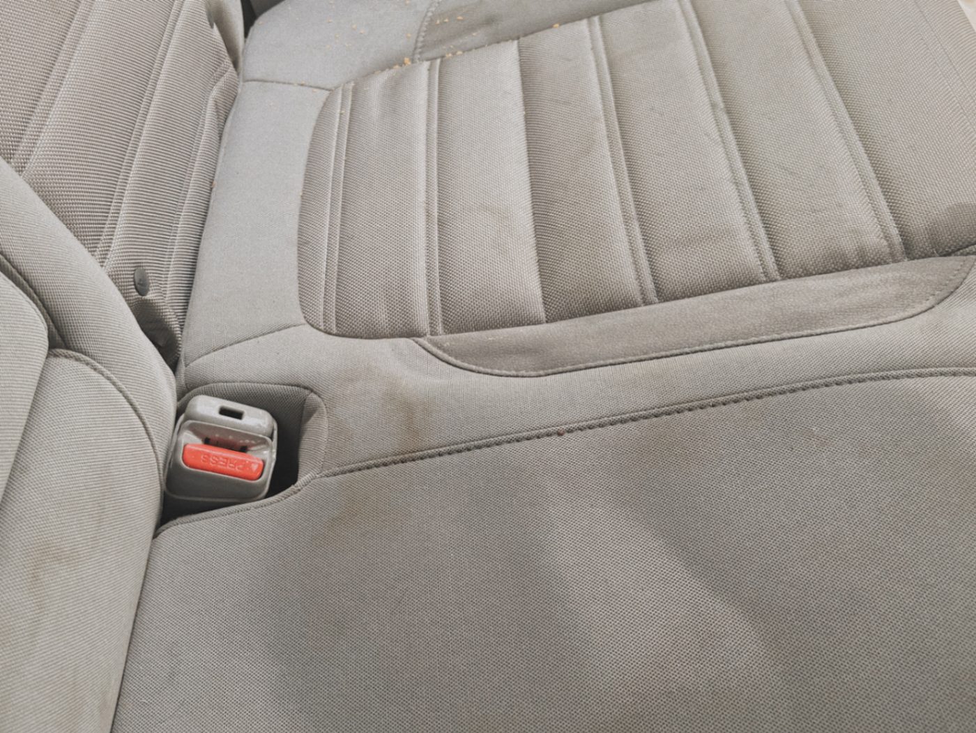 Honda CR-V front cloth seats stained and dingy before detailing